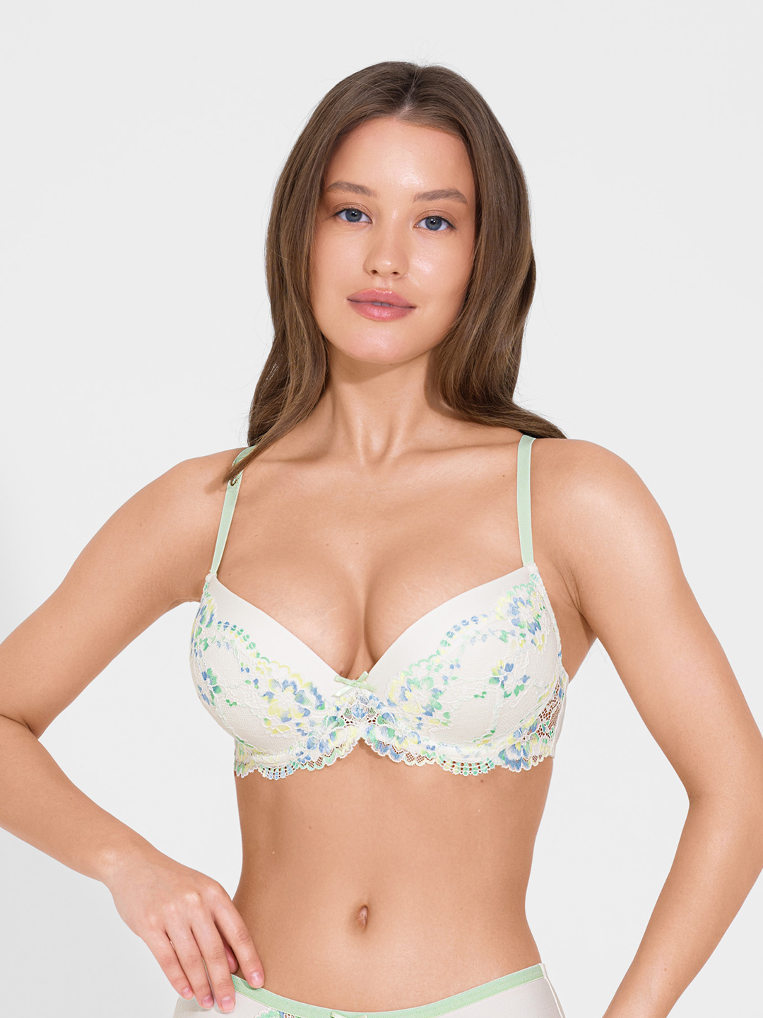 Бюстгальтер формованная чашка пуш-ап с глубоким вырезом декольте