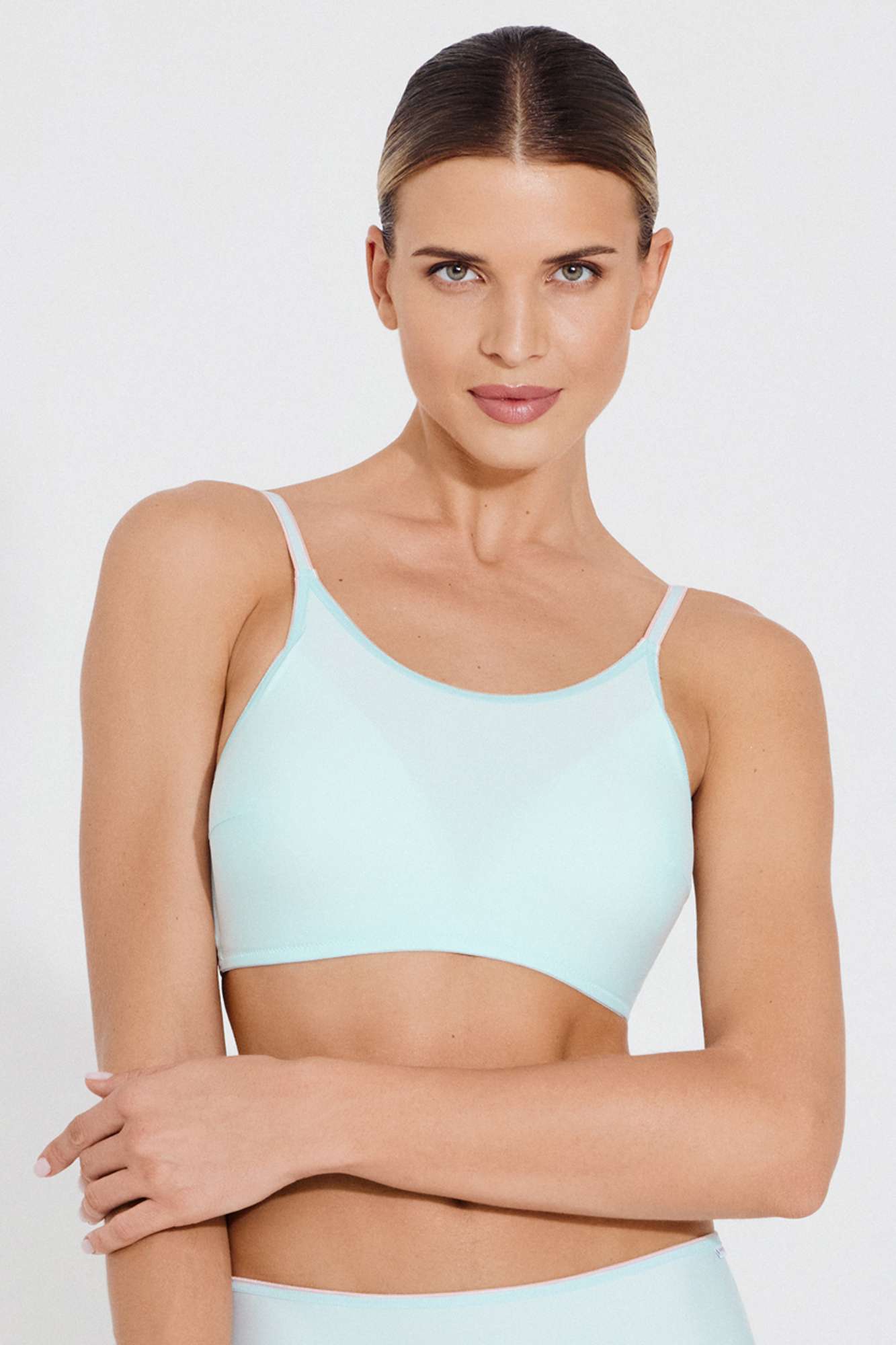 Бюстгальтер топ формованная чашка