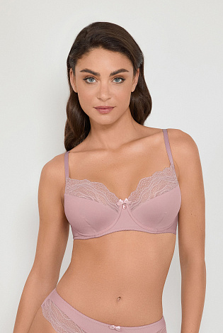 Бюстгальтер на формирующем подкладе нижней детали чашки