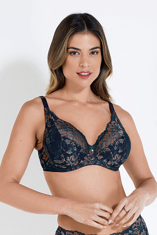 Бюстгальтер на формирующем подкладе нижней детали чашки