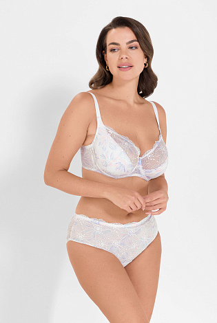 Бюстгальтер на формирующем подкладе нижней детали чашки