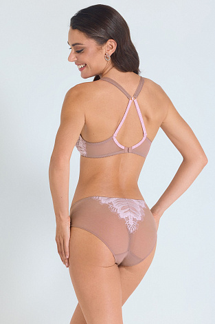 Бюстгальтер на формирующем подкладе без пуш-ап